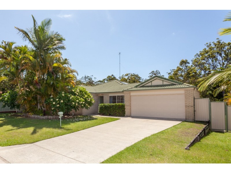 33 Lexington Drive, Worongary QLD 4213