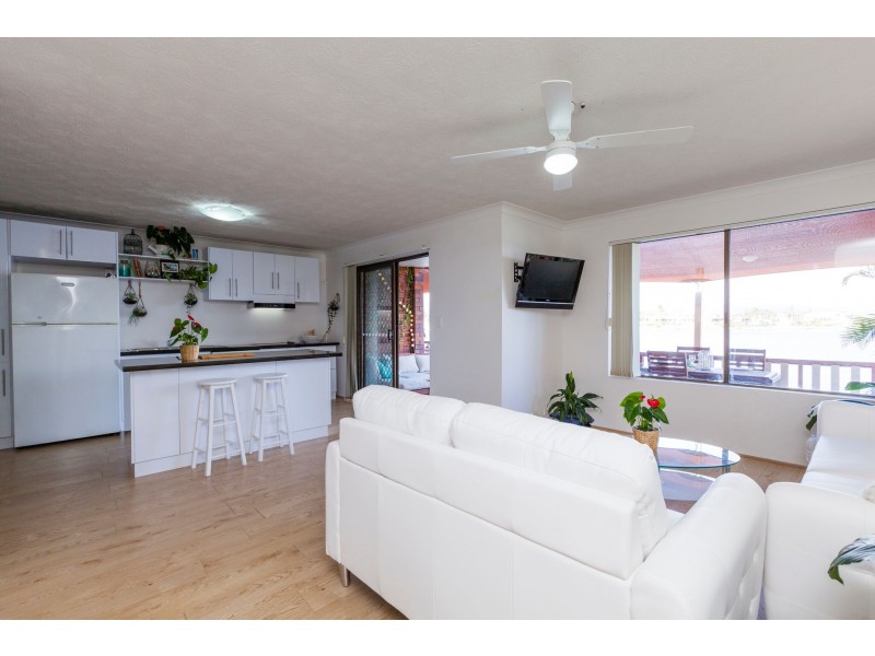 3/41 Duet Drive, Mermaid Waters QLD 4218