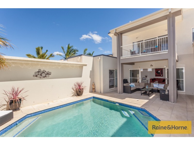 62 Azzurra Drive, Varsity Lakes QLD 4227