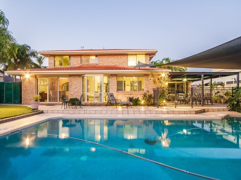 6 Salamander Court, Mermaid Waters QLD 4218