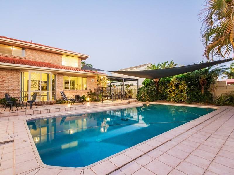 6 Salamander Court, Mermaid Waters QLD 4218