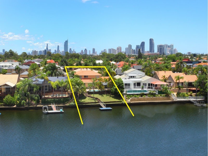 6 Salamander Court, Mermaid Waters QLD 4218
