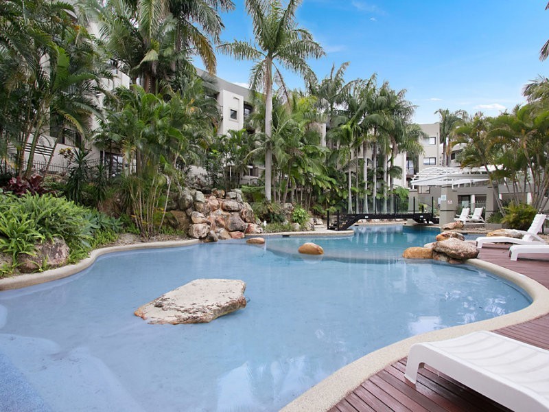 Unit 3D Great Hall Drive, Miami QLD 4220