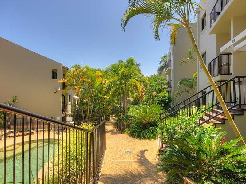 Unit 3D Great Hall Drive, Miami QLD 4220