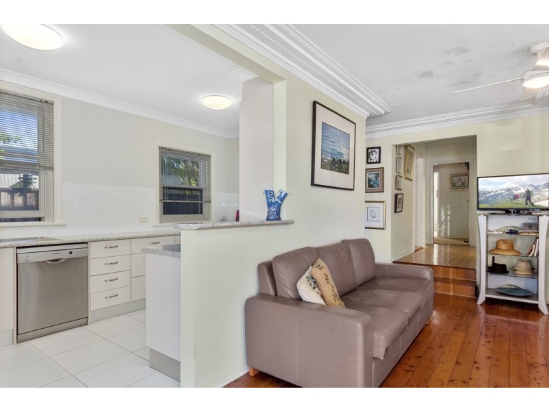 21 Seabeach Avenue, Mermaid Beach QLD 4218