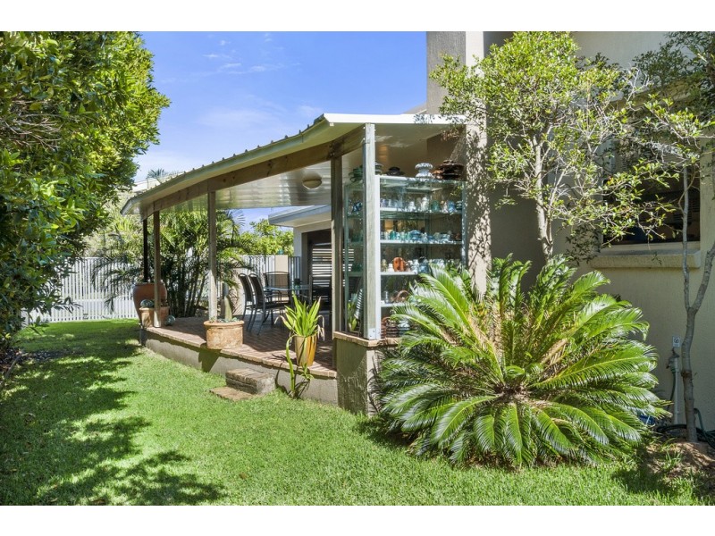 21 Seabeach Avenue, Mermaid Beach QLD 4218