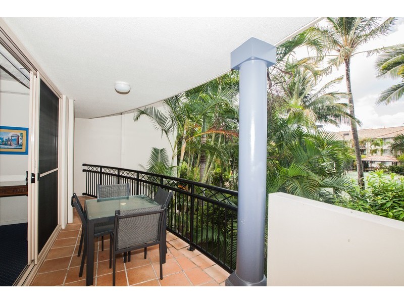 63/2360 Gold Coast Highway, Mermaid Beach QLD 4218