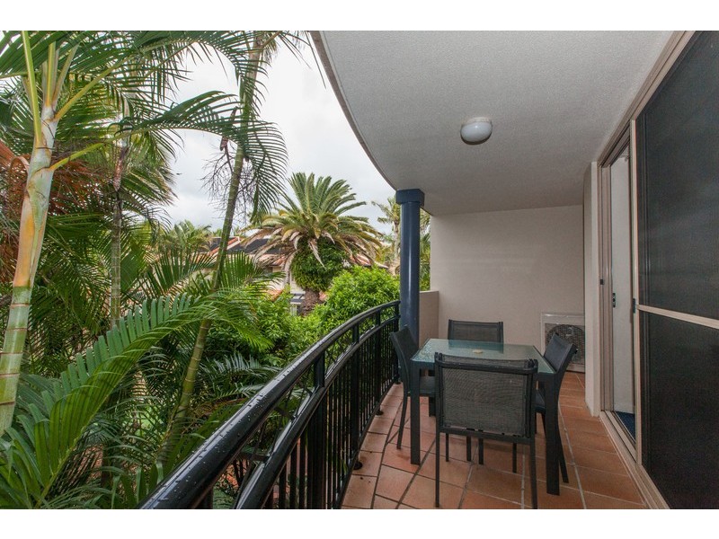 63/2360 Gold Coast Highway, Mermaid Beach QLD 4218