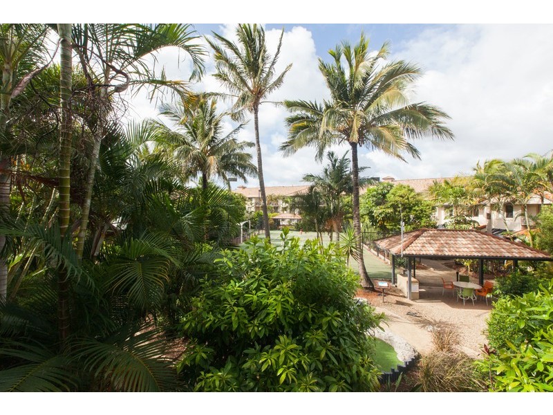 63/2360 Gold Coast Highway, Mermaid Beach QLD 4218