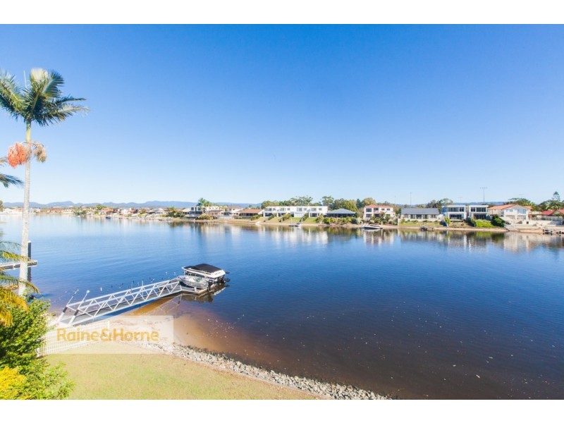 8/20 Aquila Court, Mermaid Waters QLD 4218