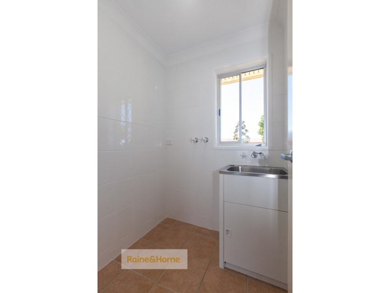 8/20 Aquila Court, Mermaid Waters QLD 4218