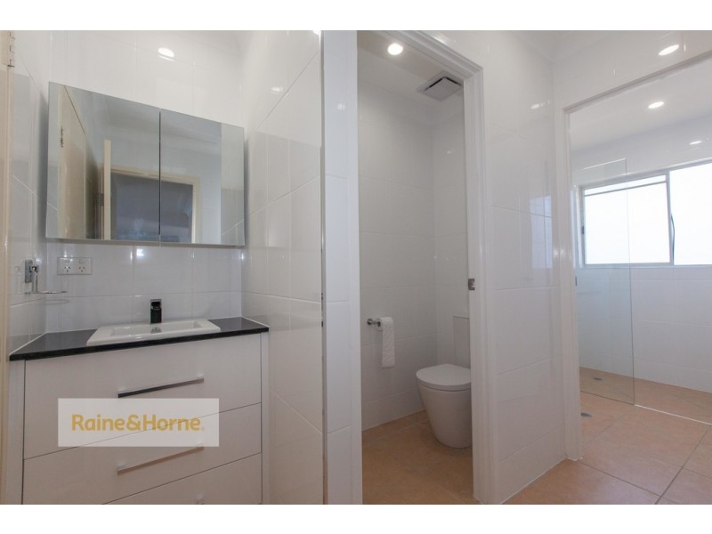 8/20 Aquila Court, Mermaid Waters QLD 4218