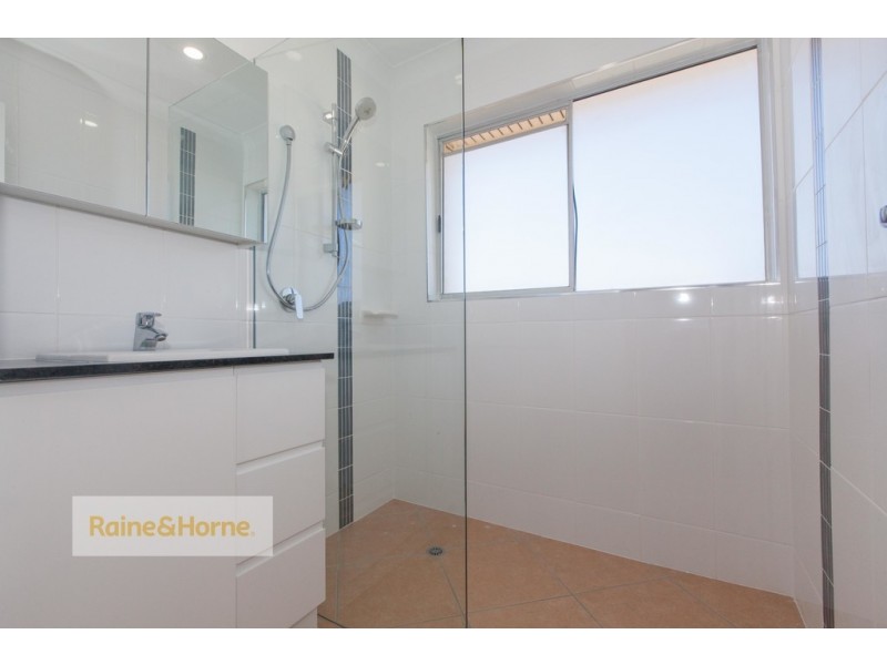 8/20 Aquila Court, Mermaid Waters QLD 4218