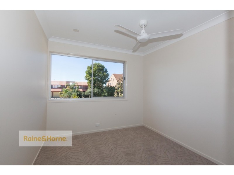 8/20 Aquila Court, Mermaid Waters QLD 4218
