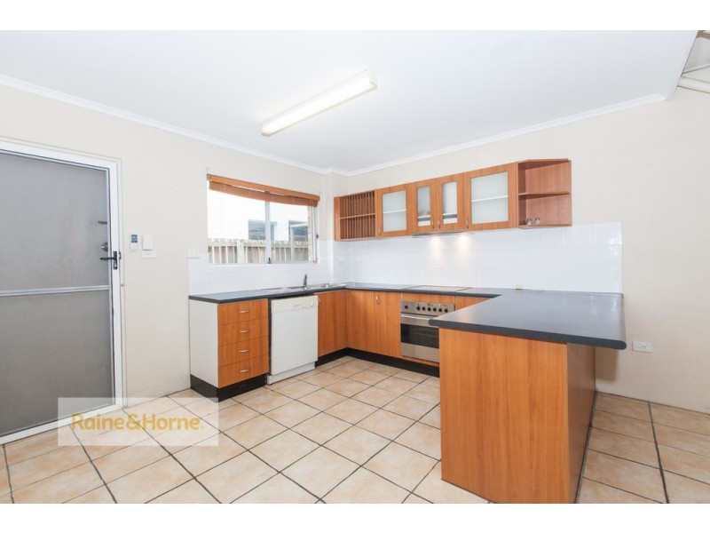 4/18 Peerless Avenue, Mermaid Beach QLD 4218