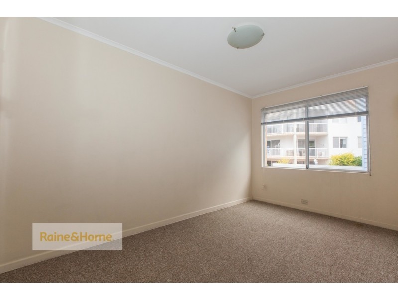 4/18 Peerless Avenue, Mermaid Beach QLD 4218