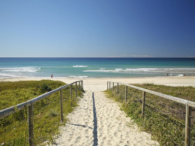 4/18 Peerless Avenue, Mermaid Beach QLD 4218