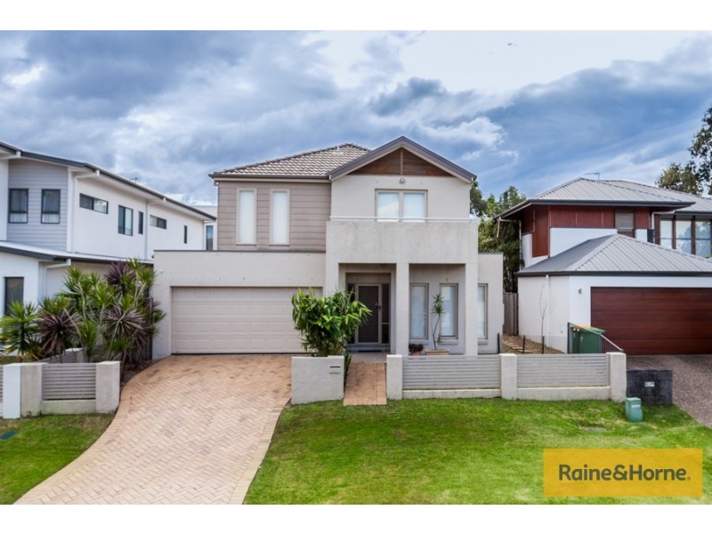 42 Azzurra Drive, Varsity Lakes QLD 4227