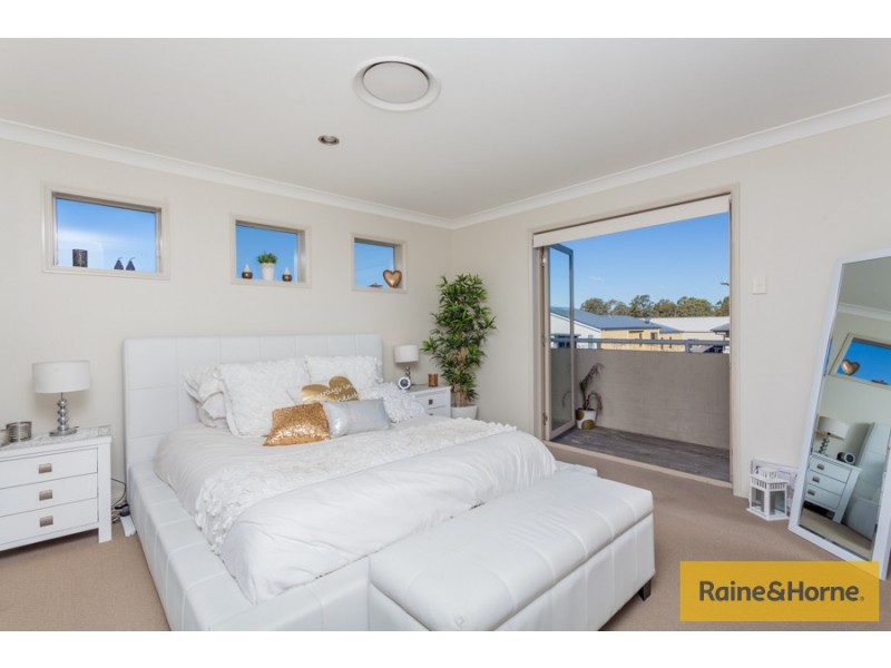 42 Azzurra Drive, Varsity Lakes QLD 4227