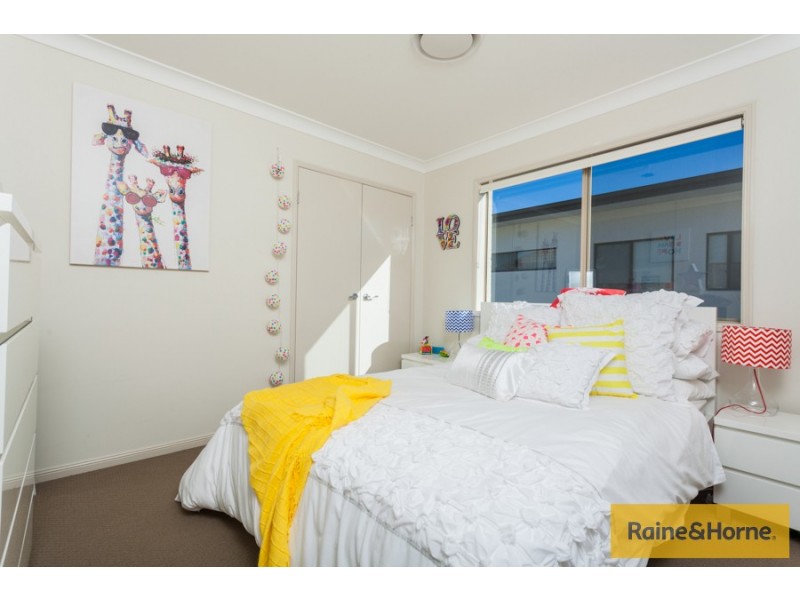 42 Azzurra Drive, Varsity Lakes QLD 4227