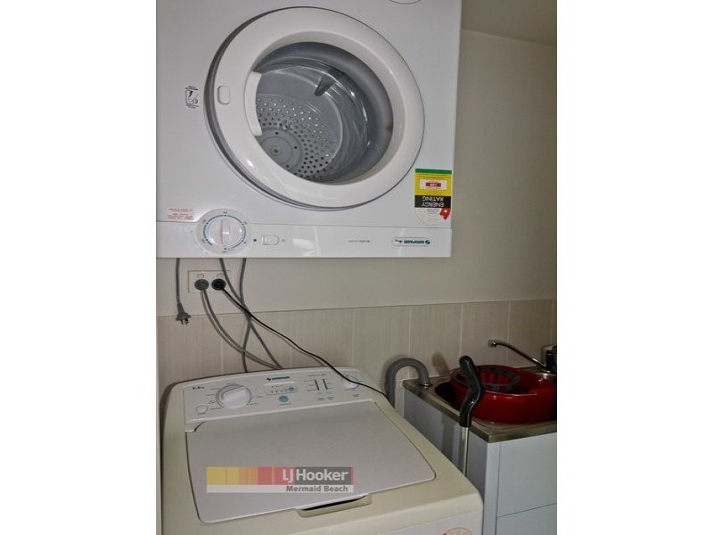 2/2312 Gold Coast Highway, Mermaid Beach QLD 4218