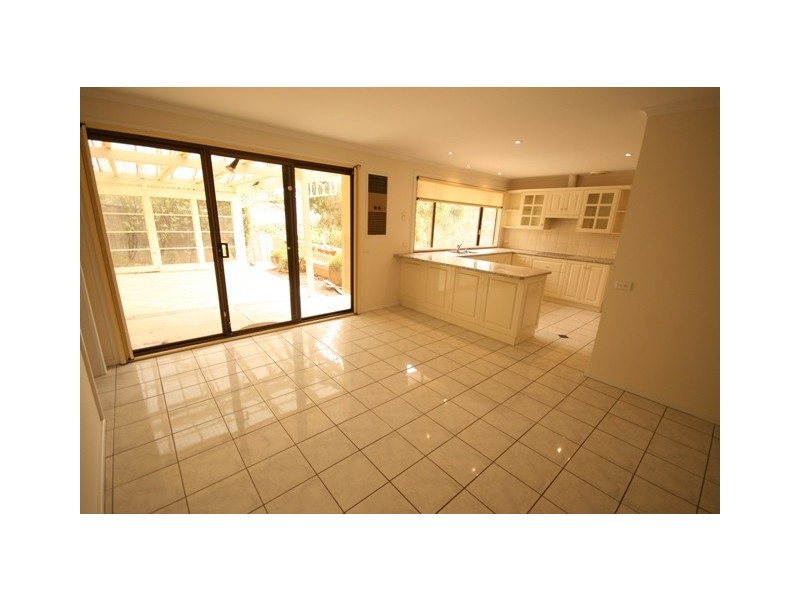 74 BROADMEADOW DRIVE, Flagstaff Hill SA 5159