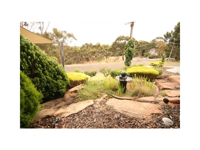 74 BROADMEADOW DRIVE, Flagstaff Hill SA 5159