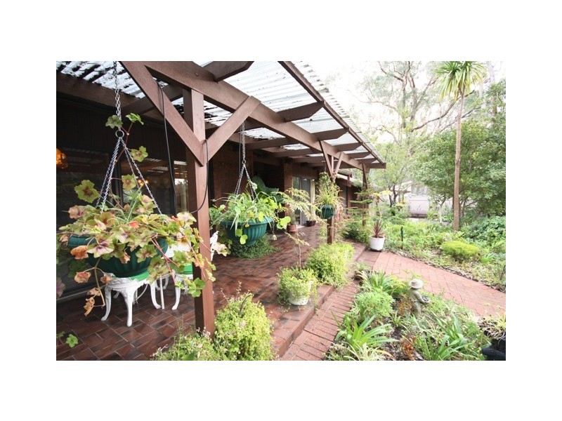 11 WOODLAND CLOSE, Aldgate SA 5154