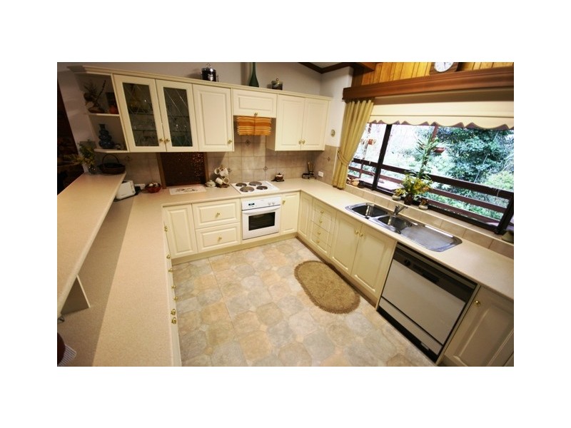 11 WOODLAND CLOSE, Aldgate SA 5154