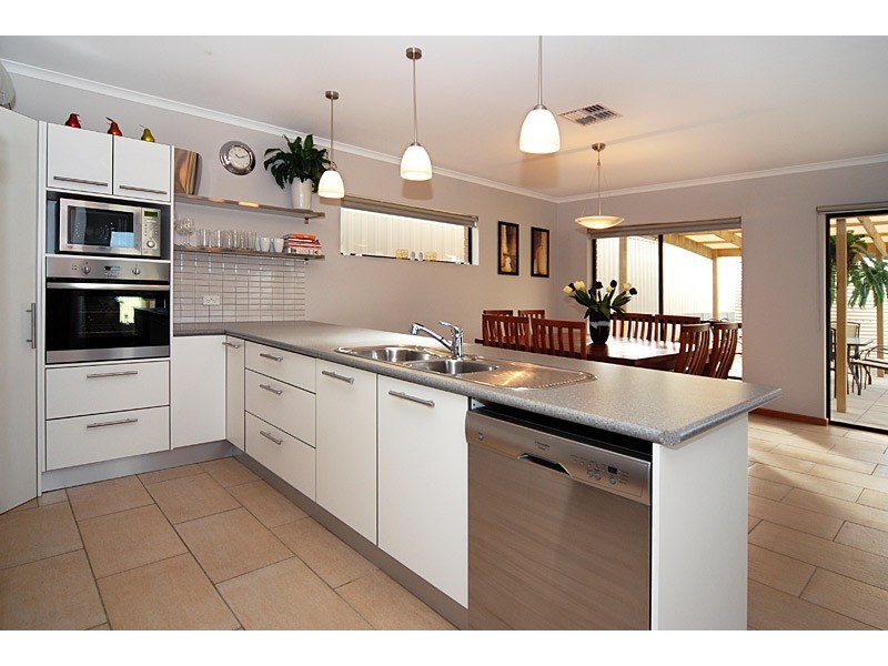 3 Beverley Street, Flagstaff Hill SA 5159
