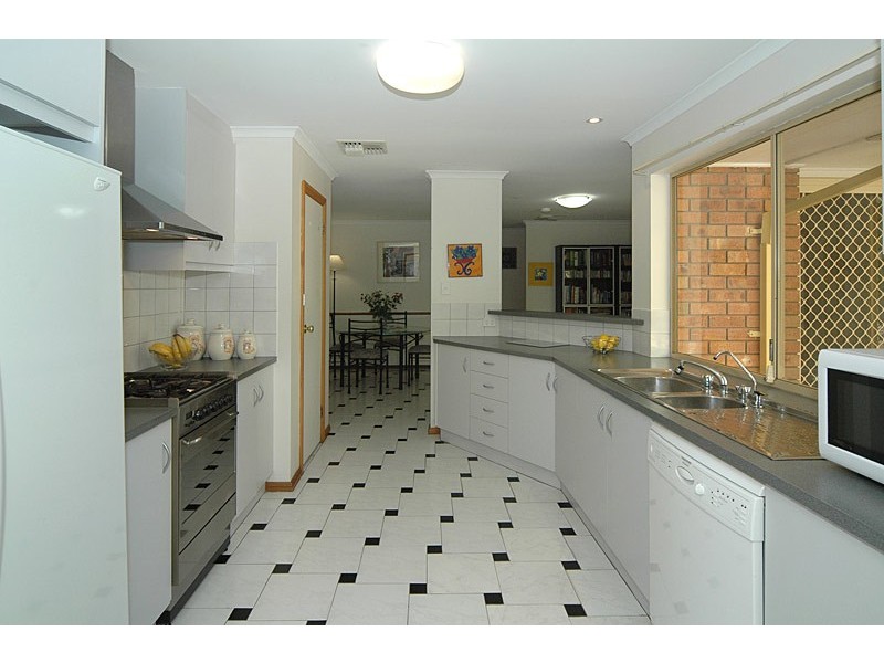 63 Daveys Road, Flagstaff Hill SA 5159