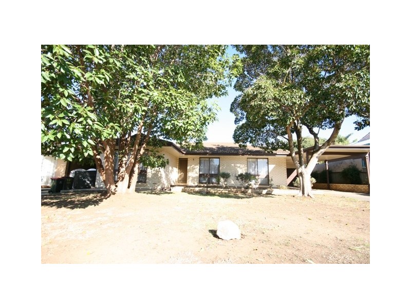 17 Richardson Crescent, Morphett Vale SA 5162