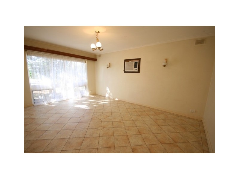 17 Richardson Crescent, Morphett Vale SA 5162