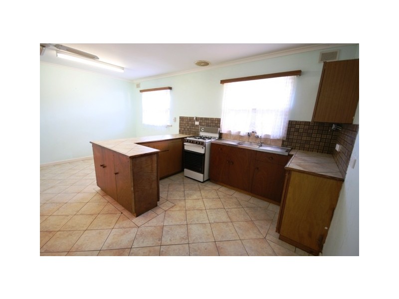 17 Richardson Crescent, Morphett Vale SA 5162