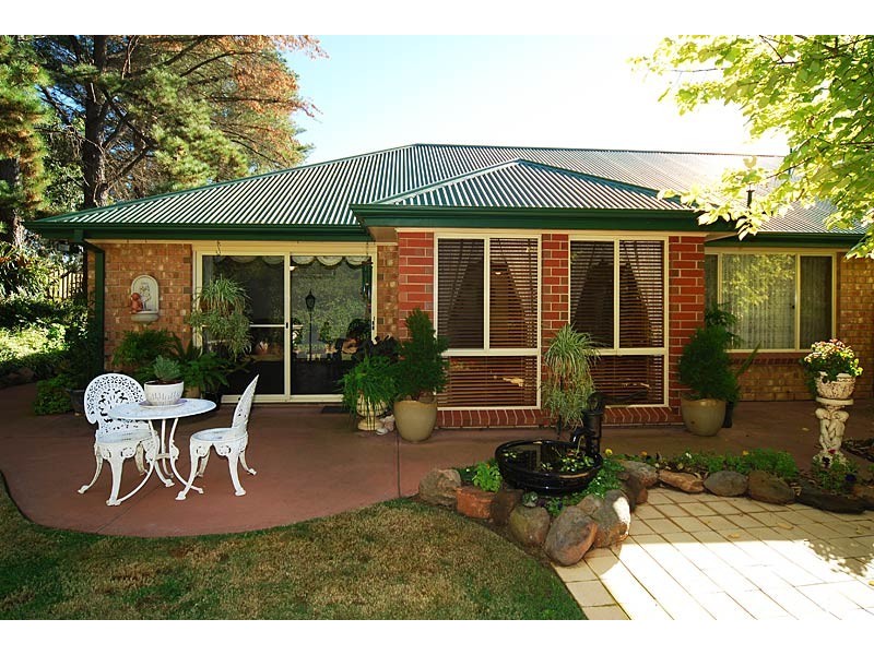 6 Dunalbyn Drive, Aberfoyle Park SA 5159