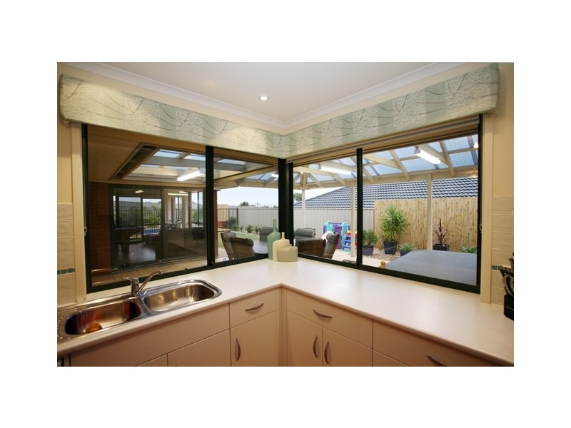 18 Torquay Drive, Seaford Rise SA 5169