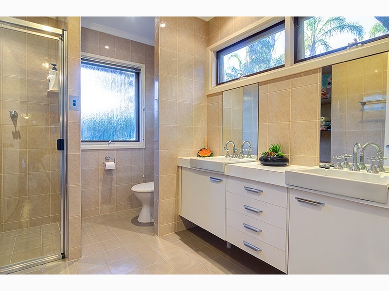 5 Orleana Street, Flagstaff Hill SA 5159