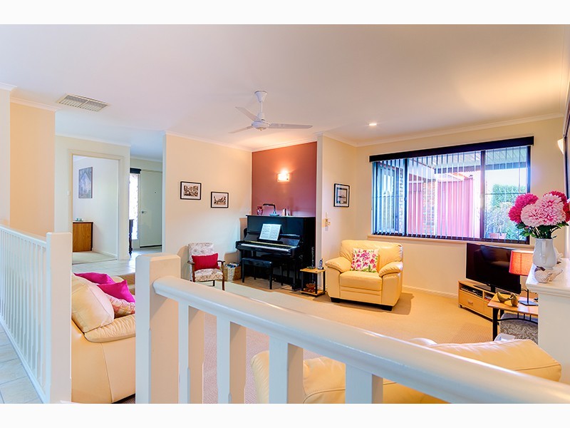 10 Daveys Road, Flagstaff Hill SA 5159