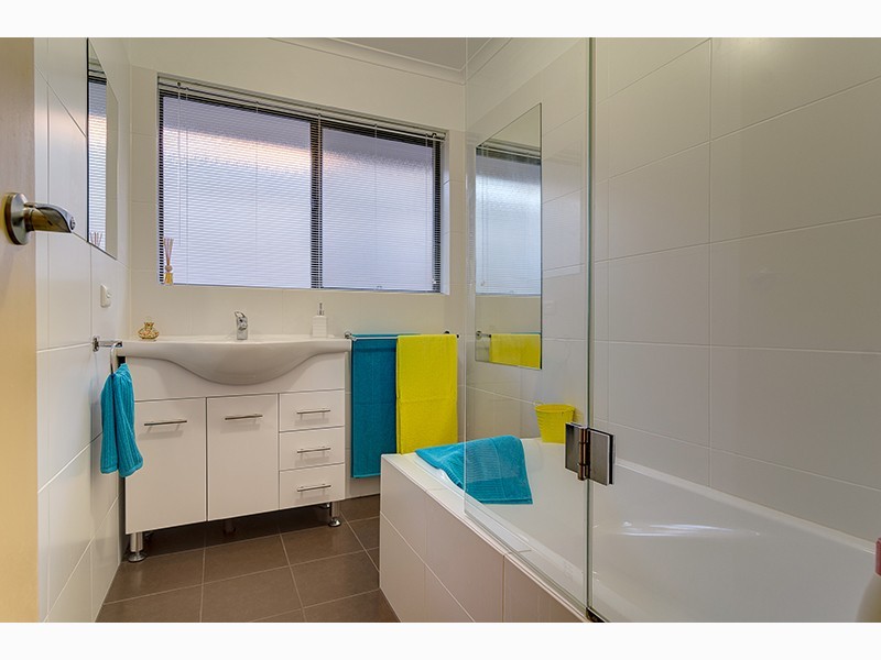 10 Daveys Road, Flagstaff Hill SA 5159