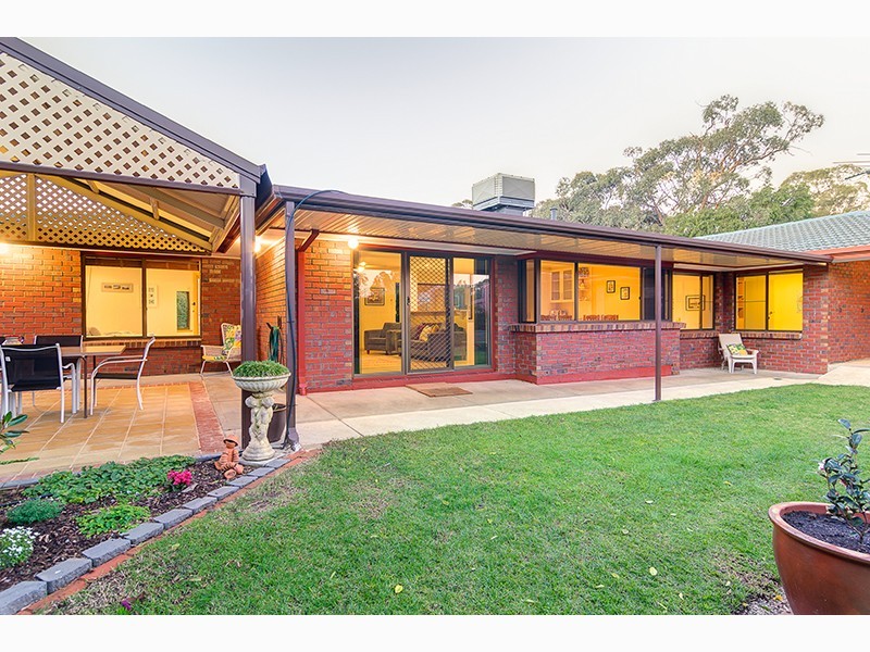10 Daveys Road, Flagstaff Hill SA 5159