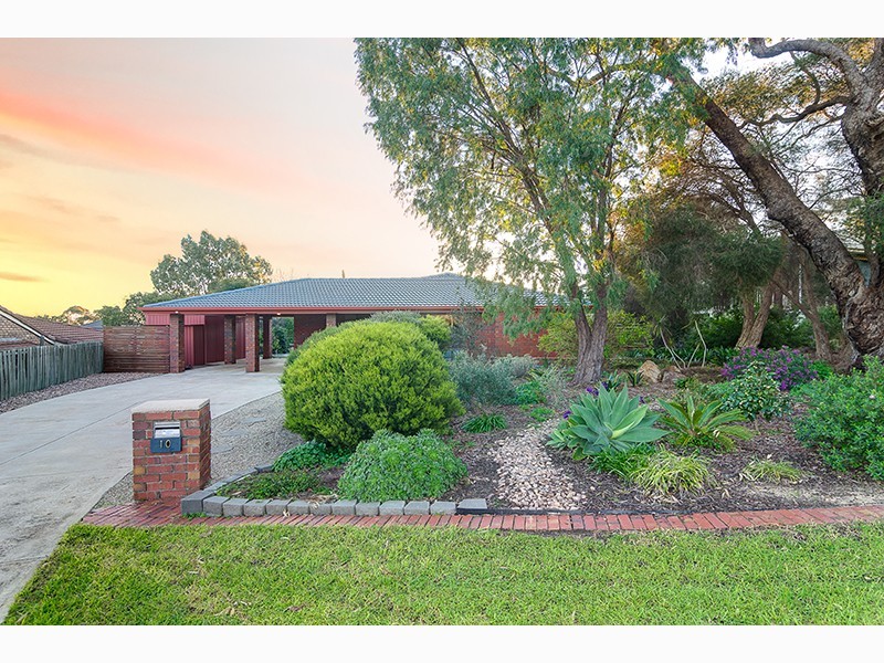 10 Daveys Road, Flagstaff Hill SA 5159