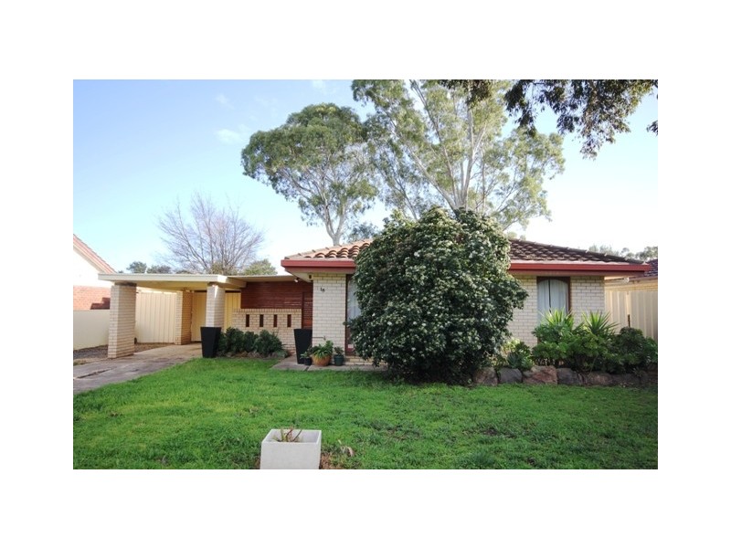 18 Jennifer Drive, Happy Valley SA 5159