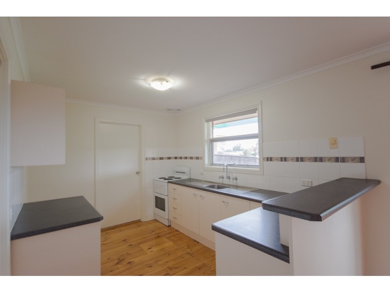 102 Black Road, Flagstaff Hill SA 5159