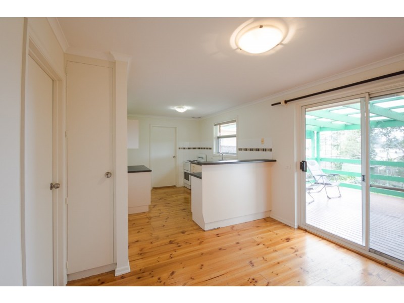 102 Black Road, Flagstaff Hill SA 5159