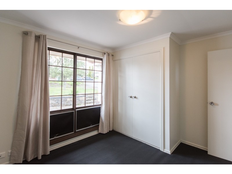 102 Black Road, Flagstaff Hill SA 5159