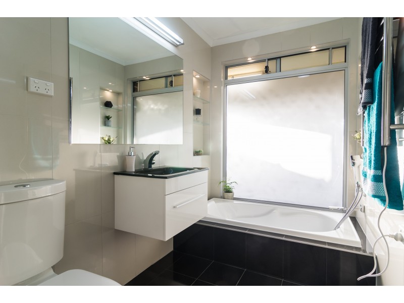 4 Caroline Street, Flagstaff Hill SA 5159