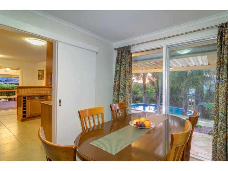 4 Caroline Street, Flagstaff Hill SA 5159