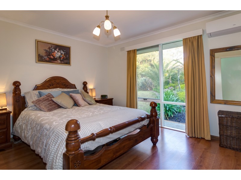 4 Caroline Street, Flagstaff Hill SA 5159