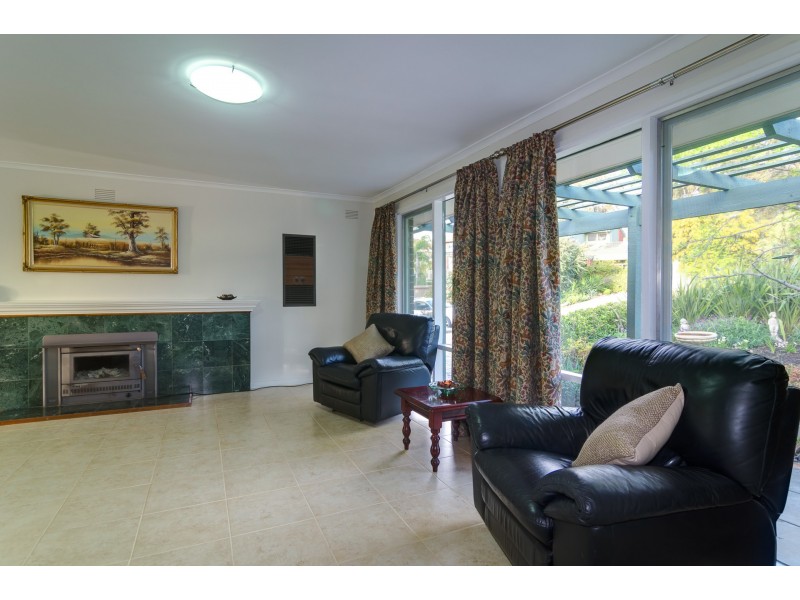 4 Caroline Street, Flagstaff Hill SA 5159