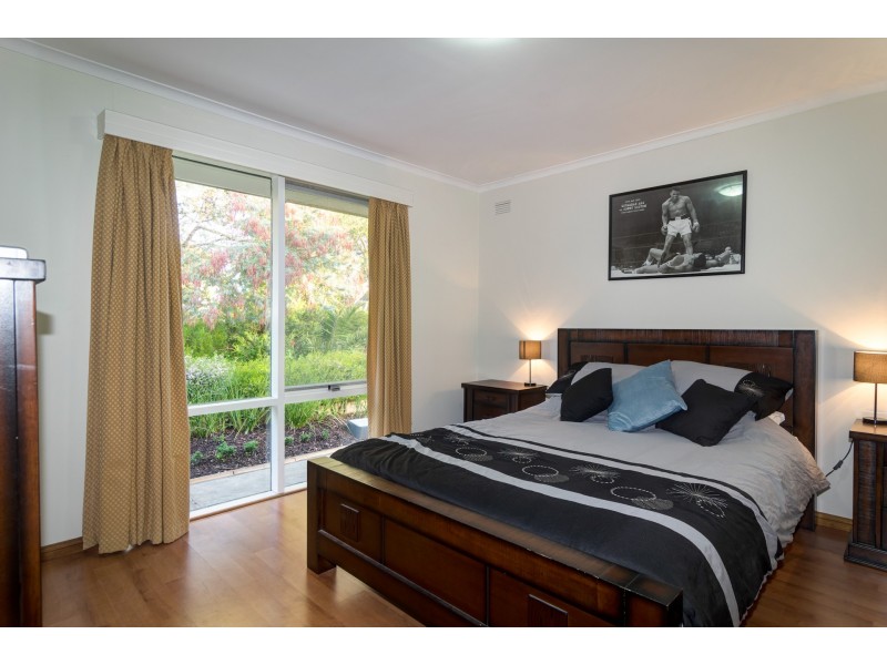 4 Caroline Street, Flagstaff Hill SA 5159